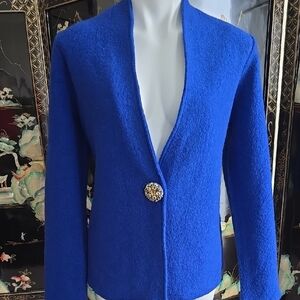 Jones New York Blue Blazer with Streamlined Silhouette